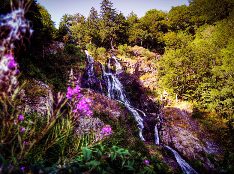 Traumhafter Blick auf die Wasserfälle in Menzenschand