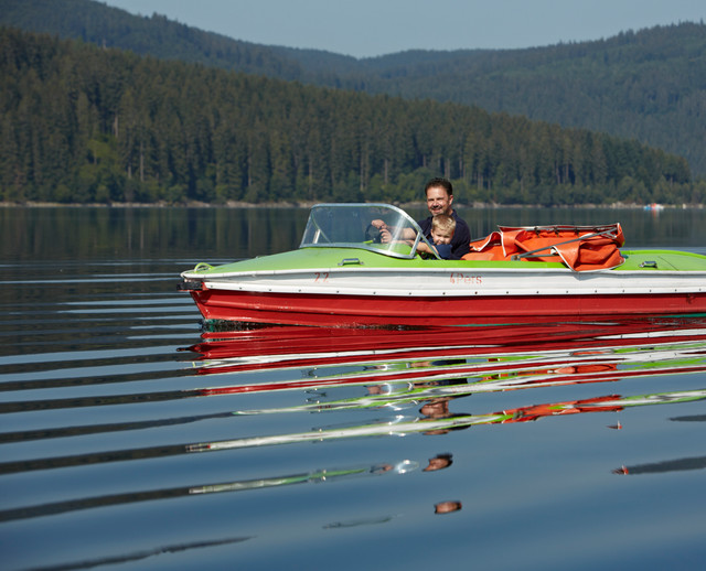 Frische Luft und ganz viel Paddeln sind beim Tretboot fahren die essenziellen Dinge.