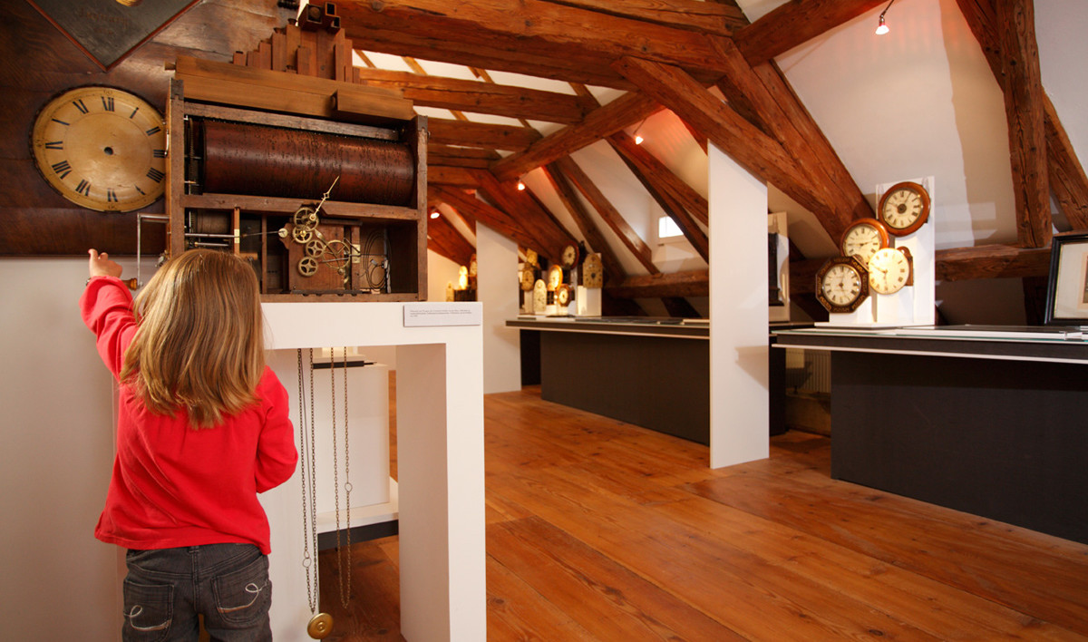 Das Museum beherbergt eine eine große Anzahl an Ausstellungsstücken zur Landschafts-, Kunst- und Uhrengeschichte in und um Sankt Märgen.