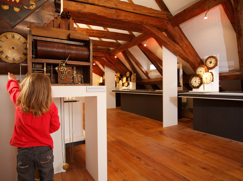 Das Museum beherbergt eine eine große Anzahl an Ausstellungsstücken zur Landschafts-, Kunst- und Uhrengeschichte in und um Sankt Märgen.