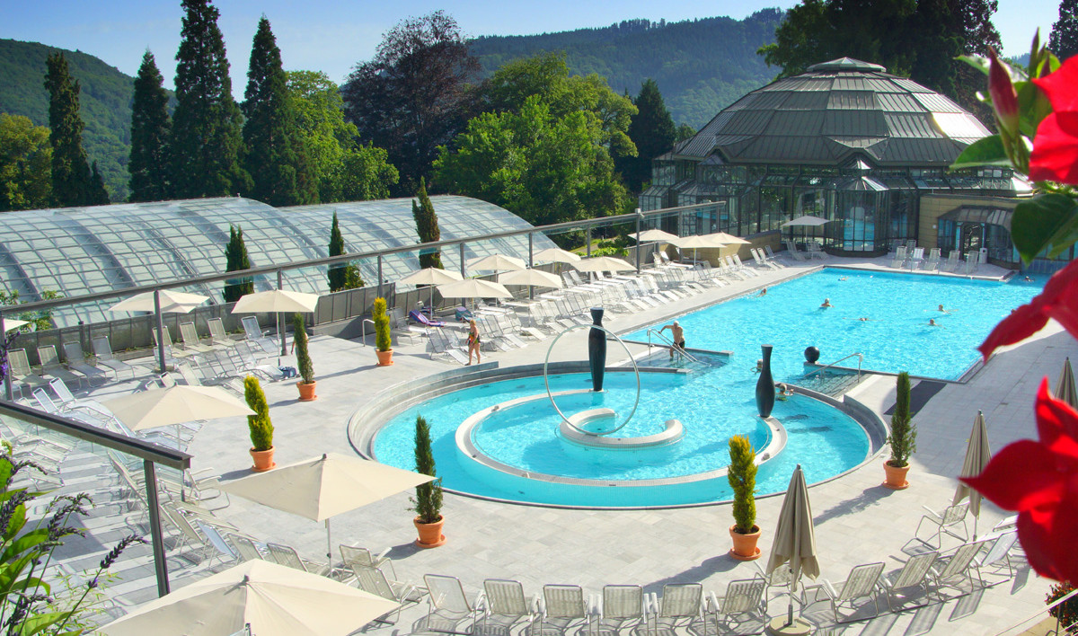 Badenweiler Cassiopeia Therme Aussenbecken 