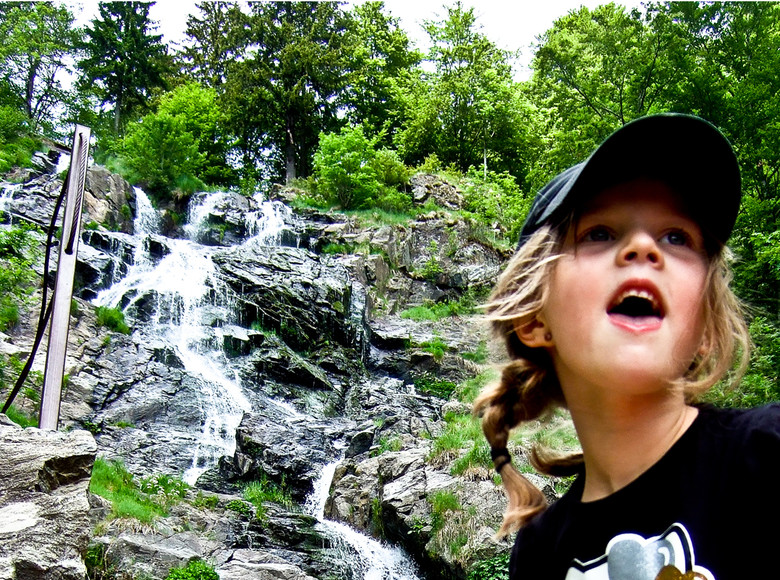 Auf dem Wasserfallsteig kann man ein perfektes Wanderwochenende mit Kindern verbringen