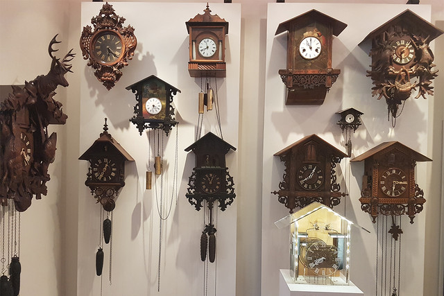 Verschiedene Kuckucksuhren