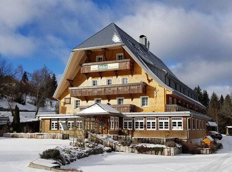 Seit 1910 ist der Adler Beherbergungsstätte für Radler, Wanderer und Wintersportler und somit fester Bestandteil des Tourismus im Hochschwarzwald.